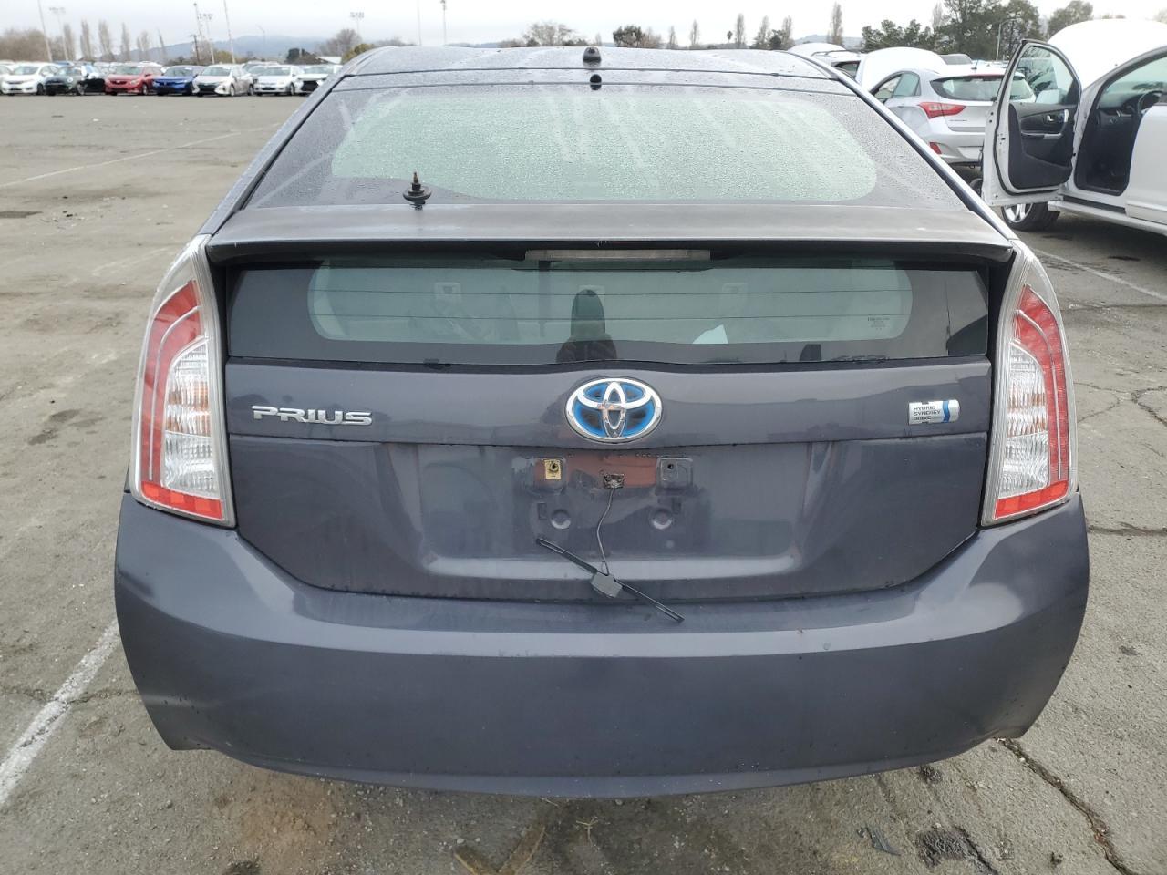 2013 TOYOTA PRIUS - Фото 6