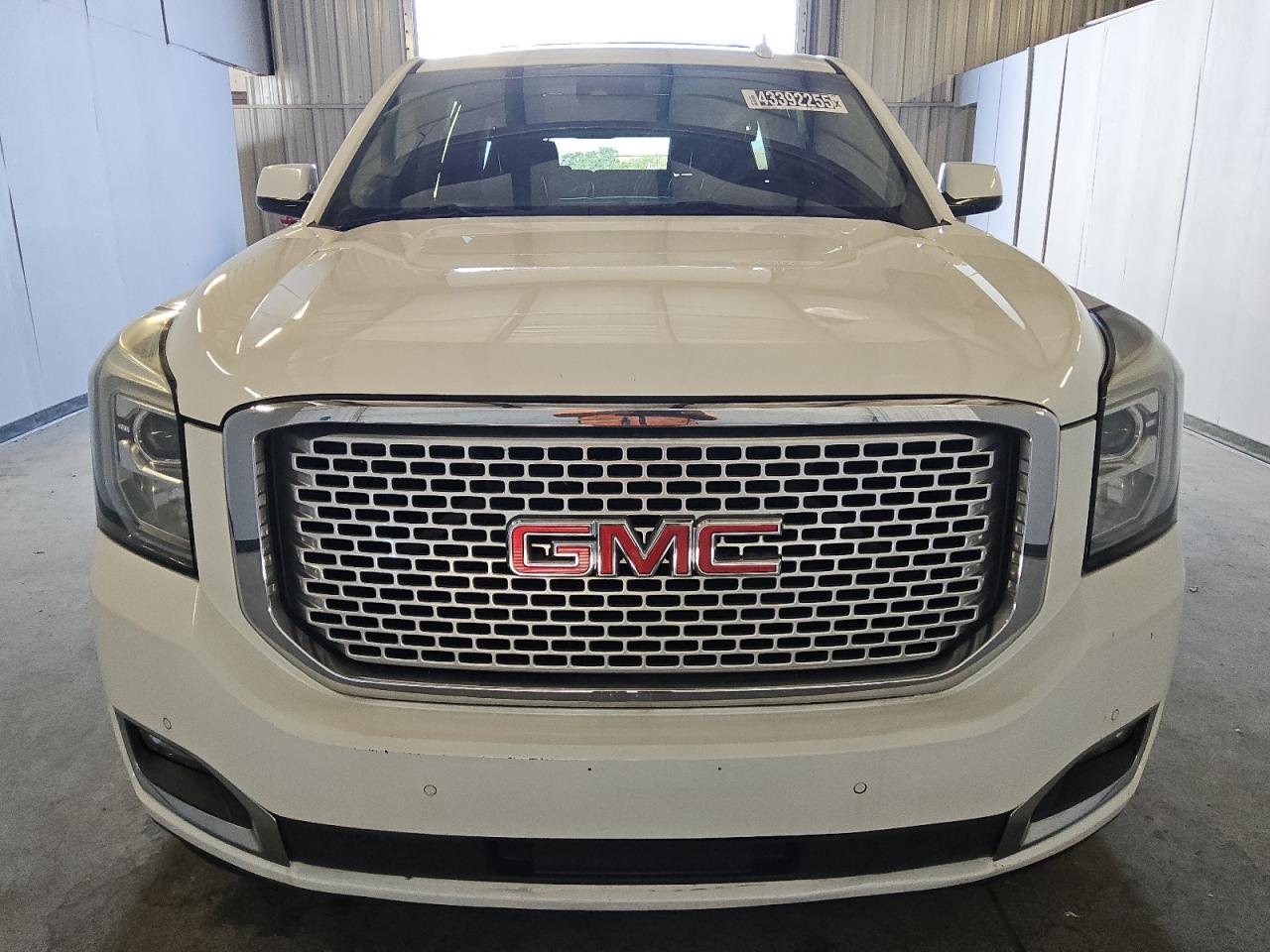 2016 GMC YUKON XL D - Фото 5
