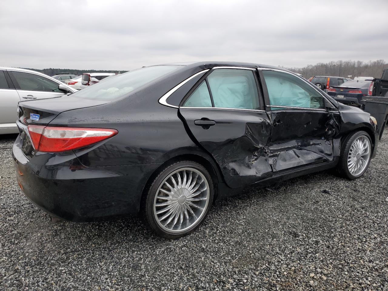 2016 TOYOTA CAMRY LE - Фото 3