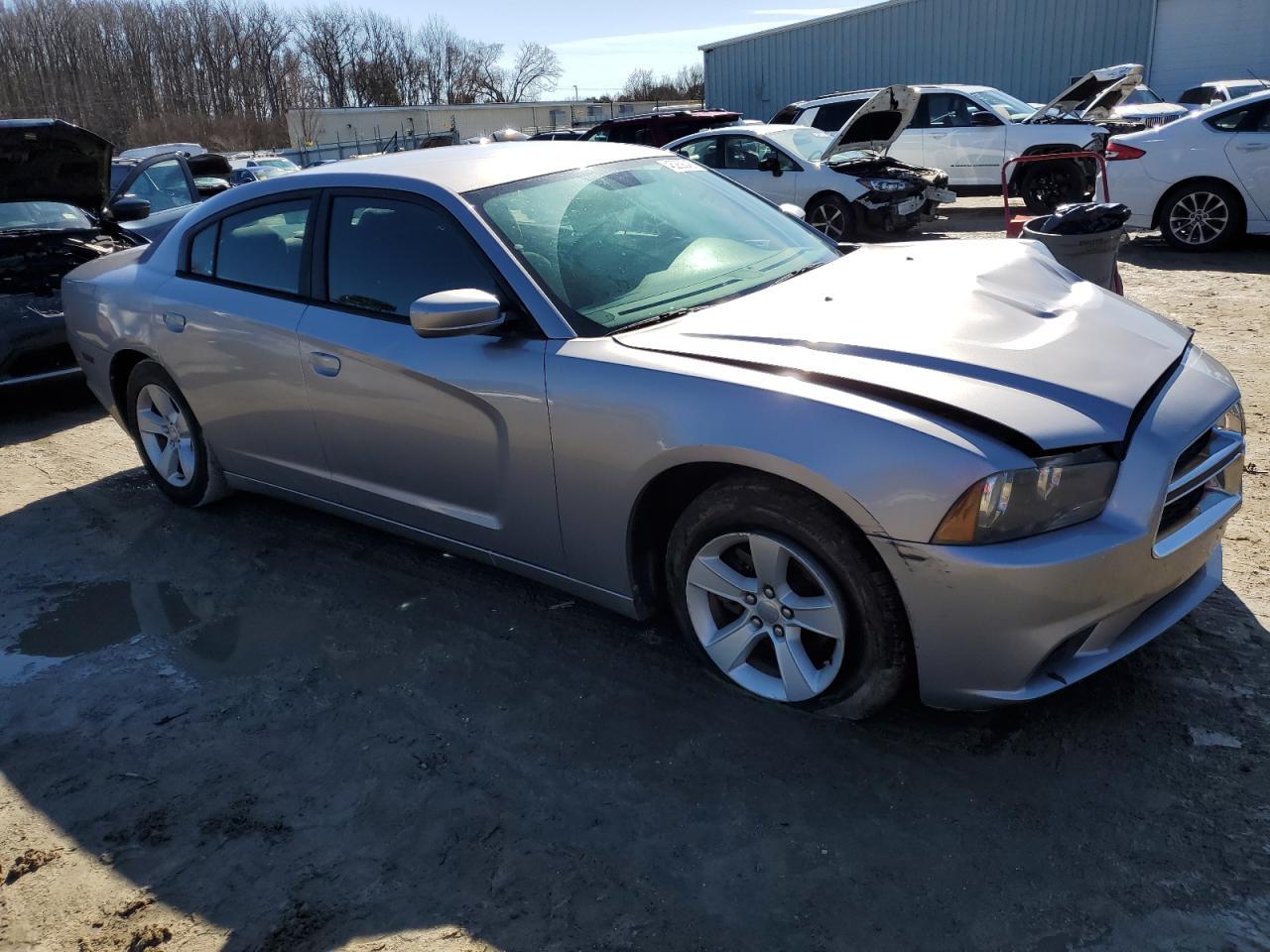 2014 DODGE CHARGER SE - Image 4