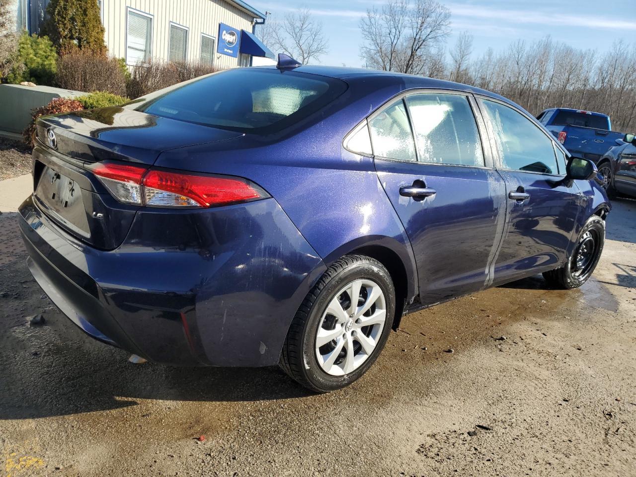 2020 TOYOTA COROLLA LE - Фото 3
