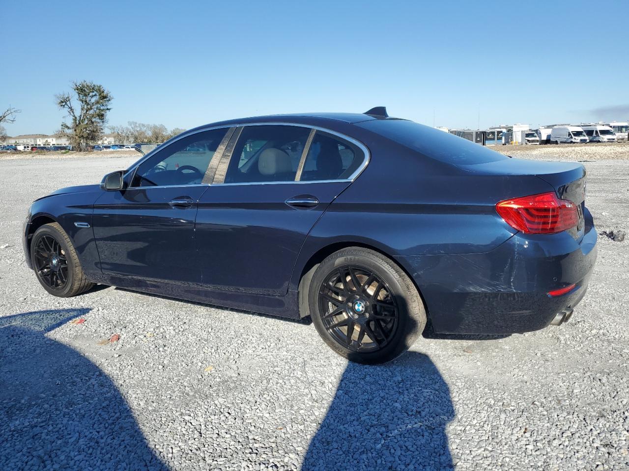 2016 BMW 528 I - Фото 2