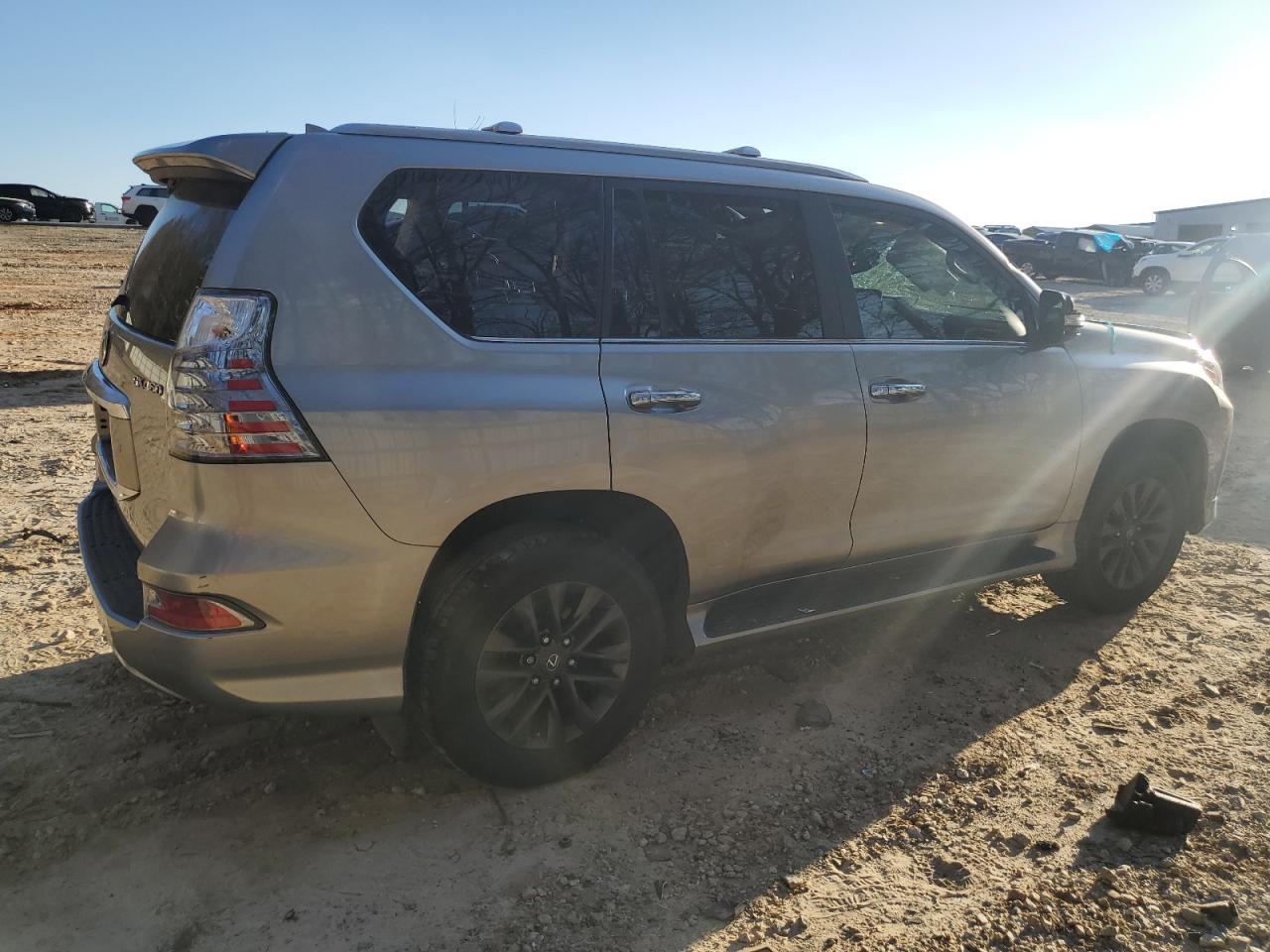 2022 LEXUS GX 460 - Image 3