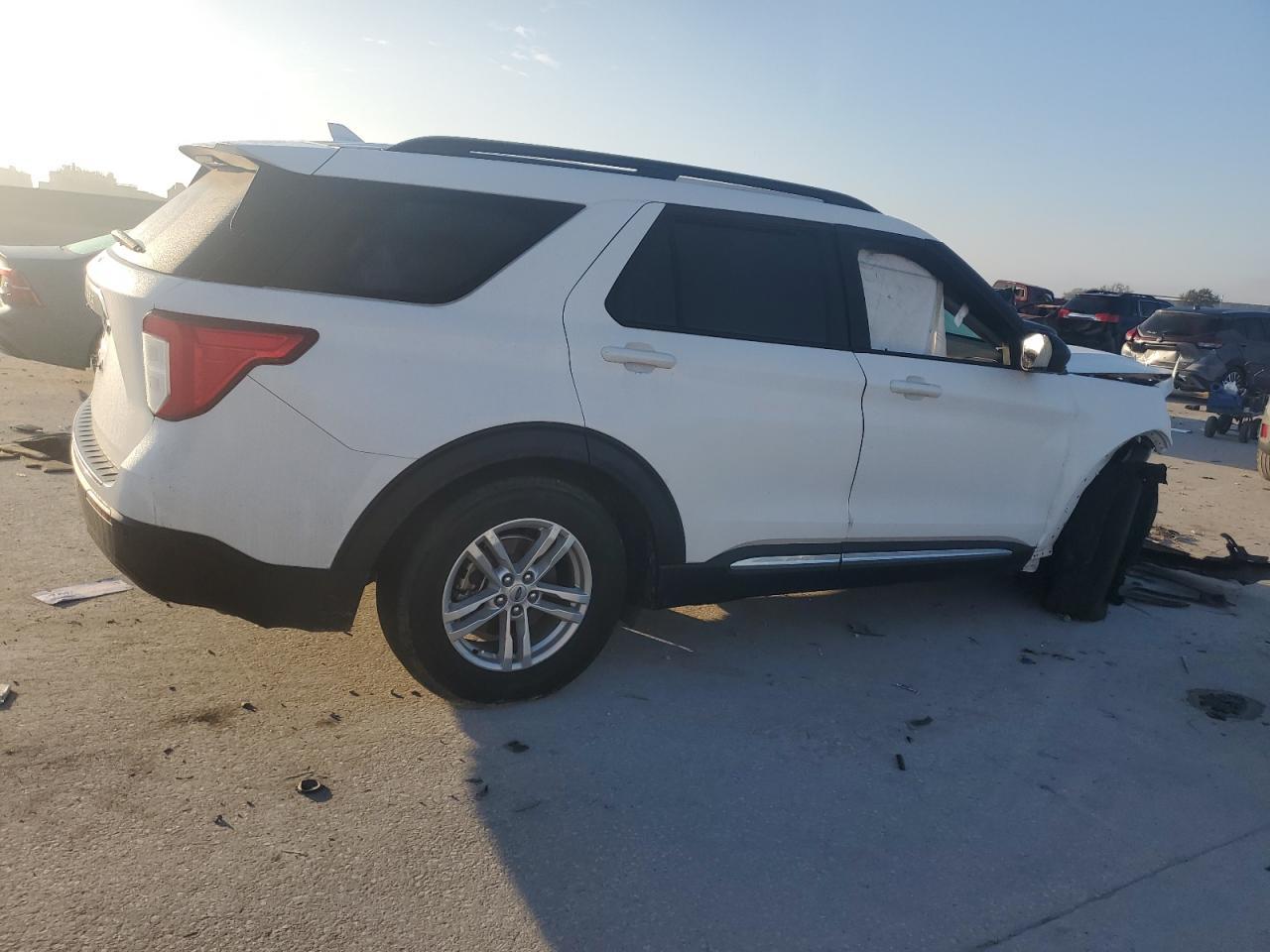 2022 FORD EXPLORER X - Фото 3