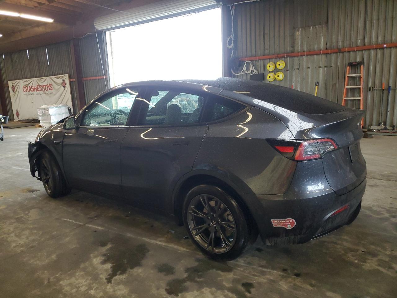 2024 TESLA MODEL Y - Image 2