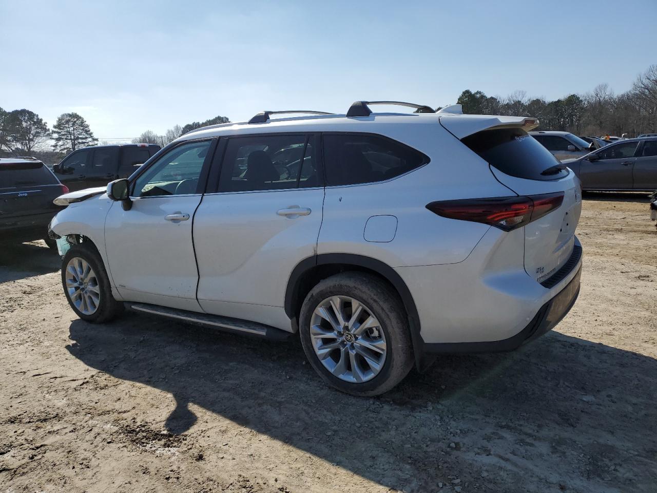 2024 TOYOTA HIGHLANDER - Image 2