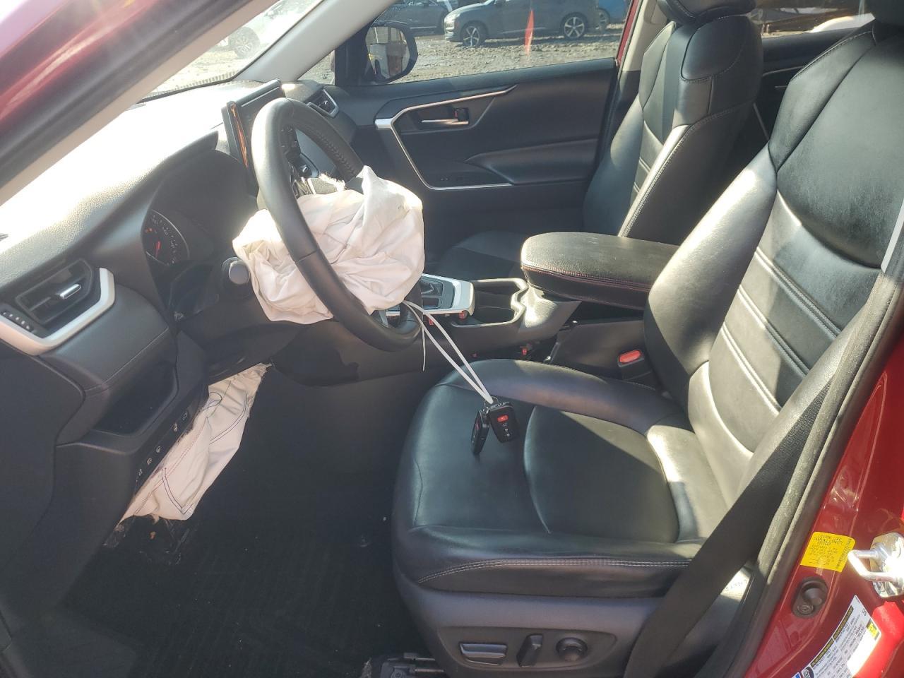 2019 TOYOTA RAV4 XLE P - Фото 7