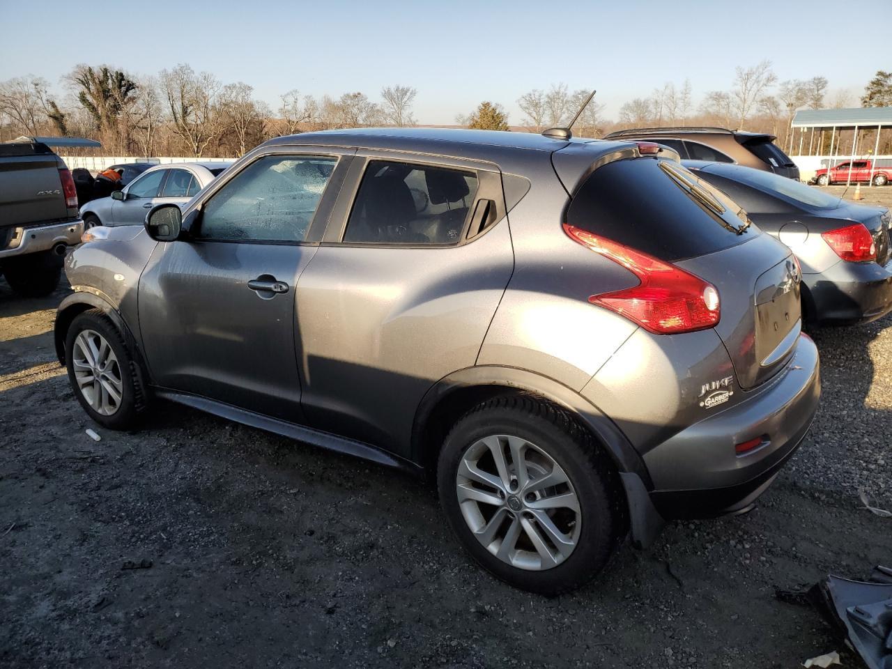 2011 NISSAN JUKE S - Фото 2