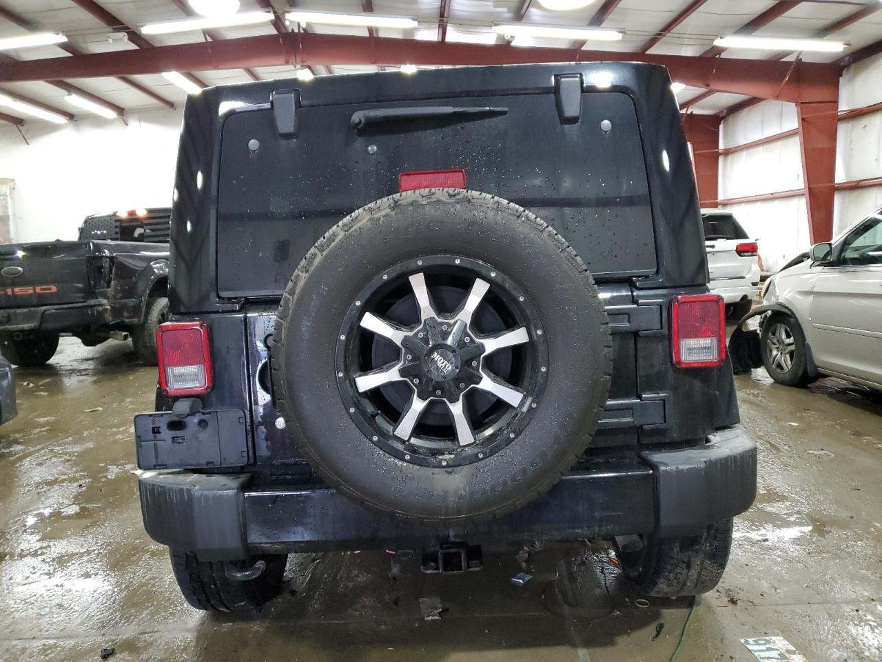 2017 JEEP WRANGLER U - Image 6