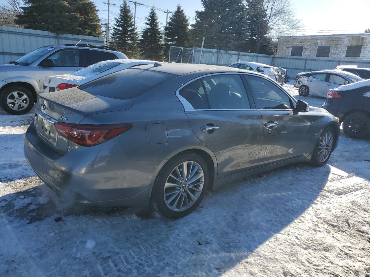 2018 INFINITI Q50 LUXE - Фото 3
