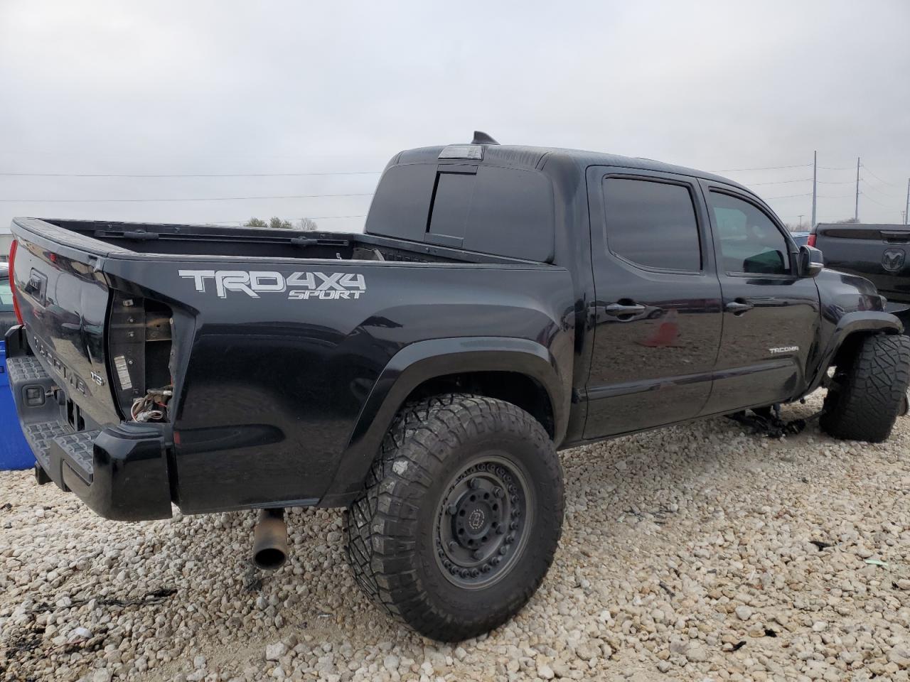 2017 TOYOTA TACOMA DOU - Image 3