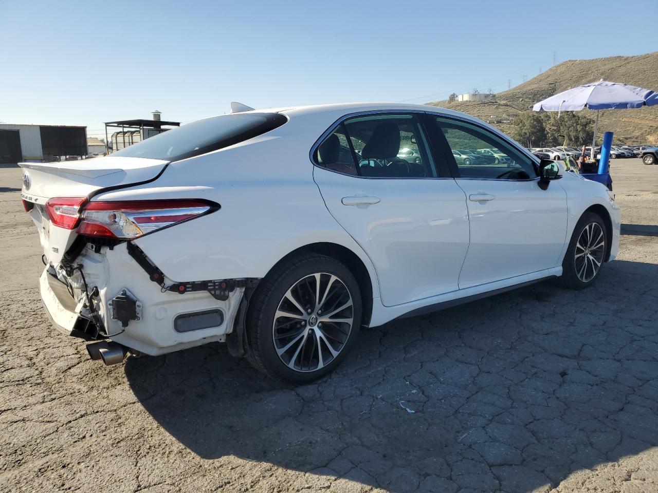2020 TOYOTA CAMRY SE - Image 3