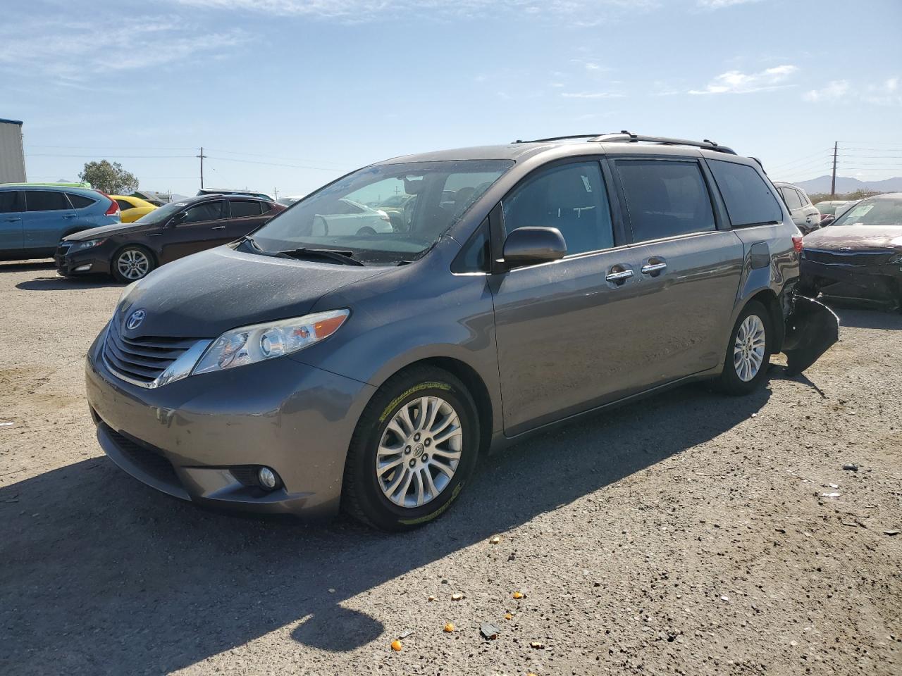2015 TOYOTA SIENNA XLE