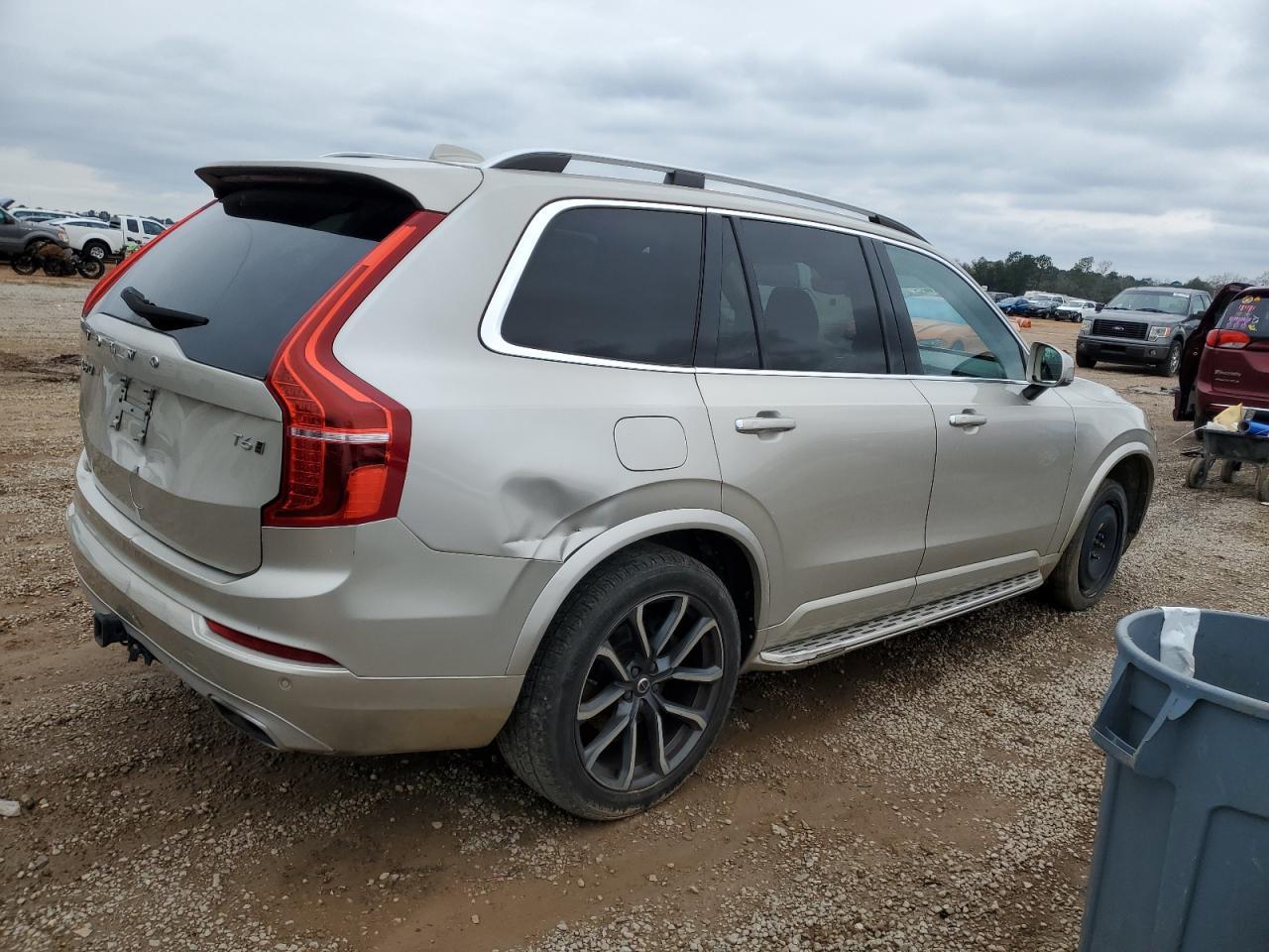 2016 VOLVO XC90 T6 - Фото 3