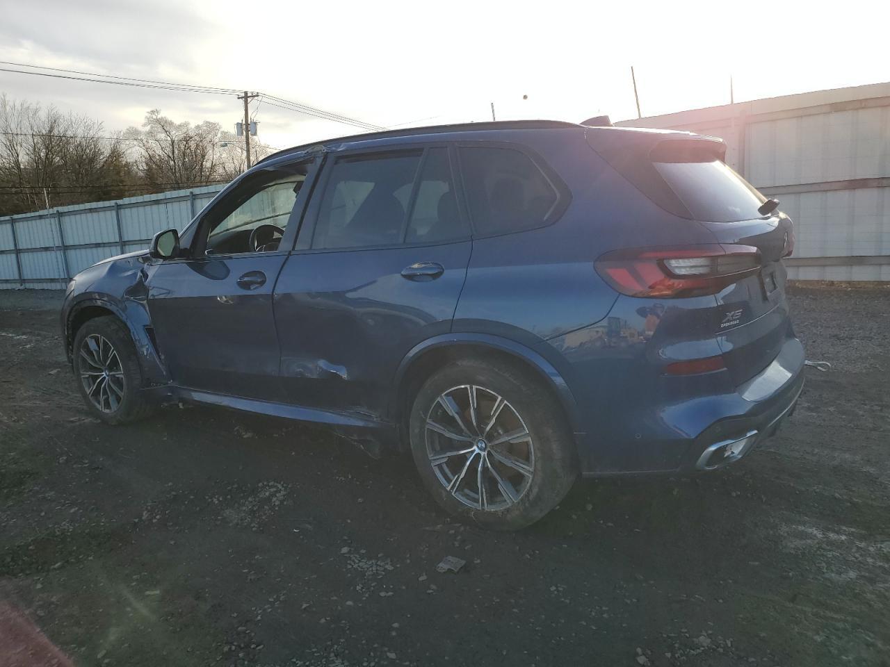 2022 BMW X5 XDRIVE4 - Image 2