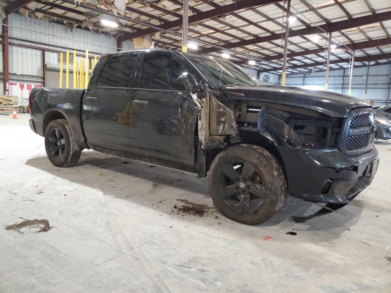 2014 RAM 1500 ST - Image 4