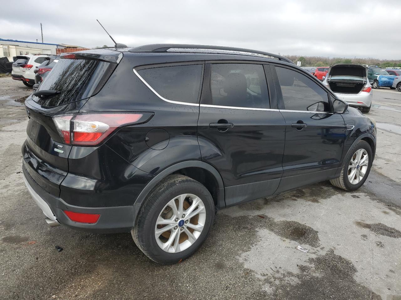 2017 FORD ESCAPE SE - Фото 3