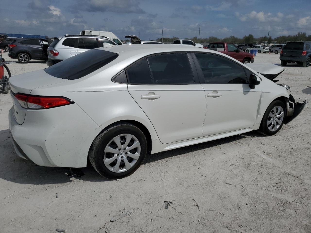 2020 TOYOTA COROLLA LE - Фото 3