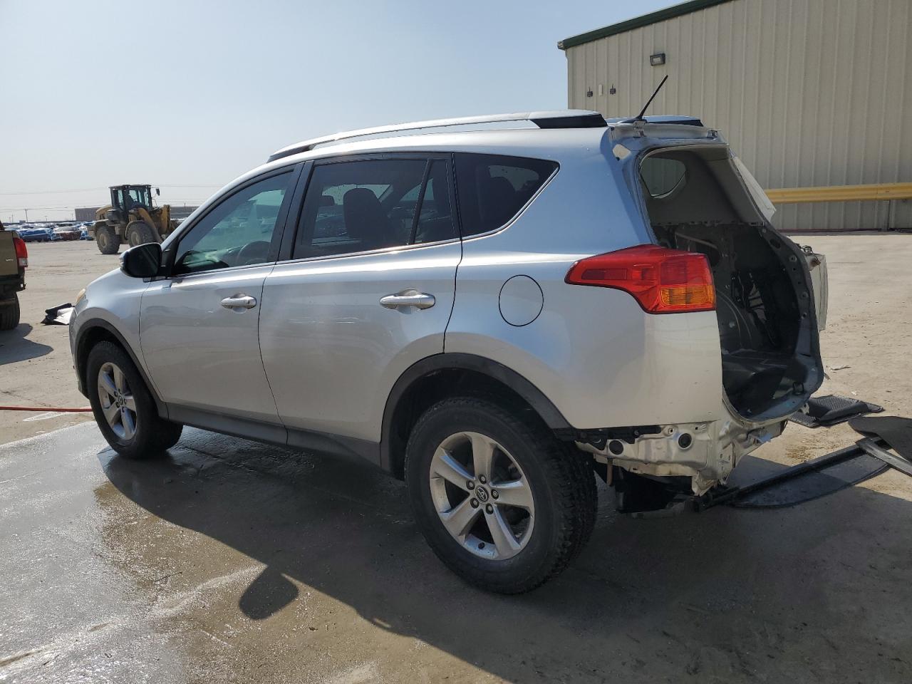 2015 TOYOTA RAV4 XLE - Image 2