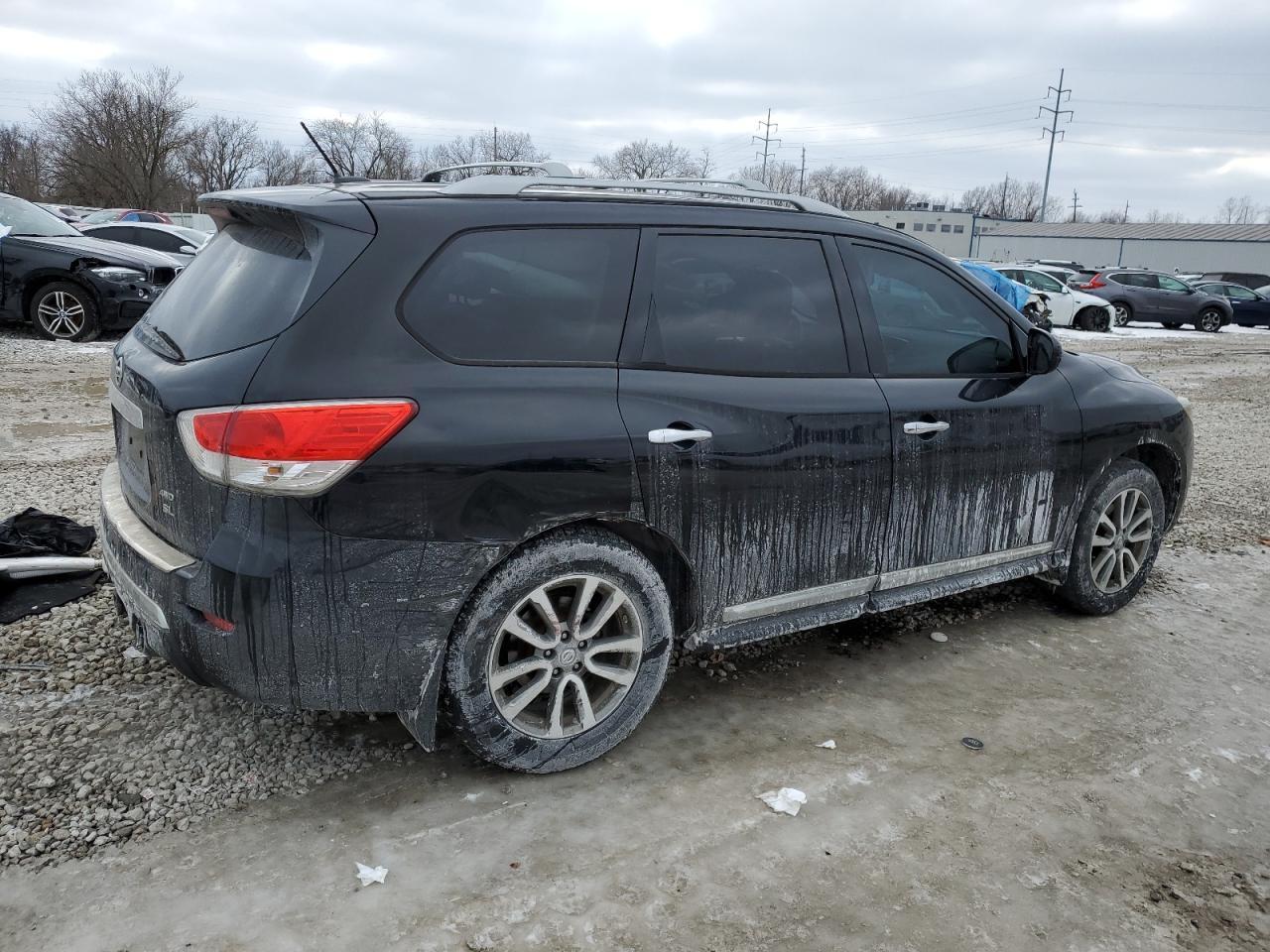 2013 NISSAN PATHFINDER - Фото 3