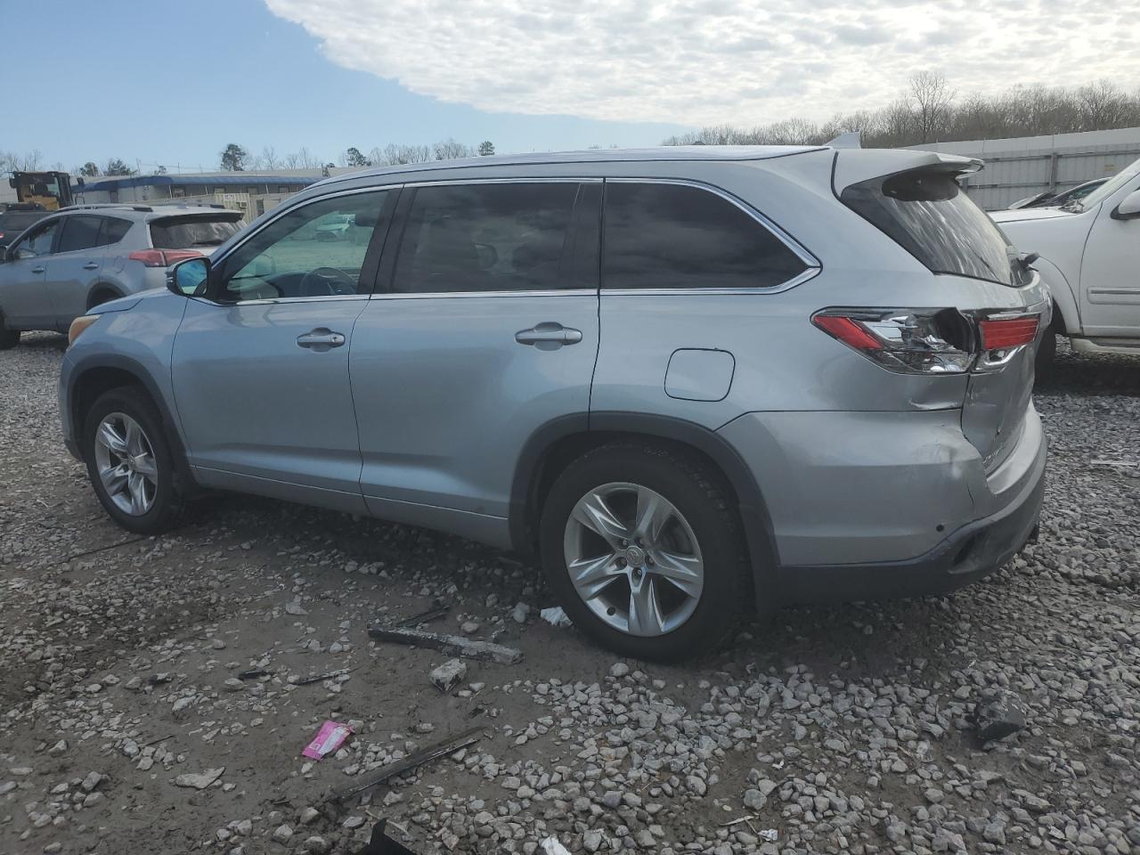 2014 TOYOTA HIGHLANDER - Фото 2