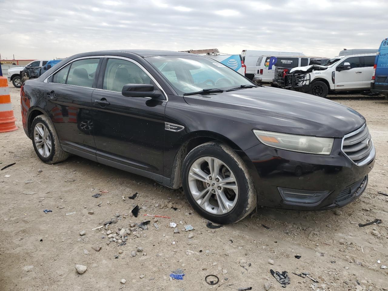 2013 FORD TAURUS SEL - Image 4