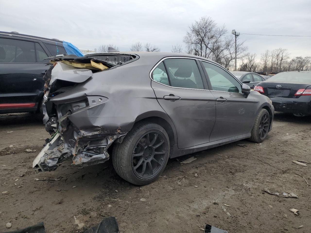 2019 TOYOTA CAMRY L - Фото 3