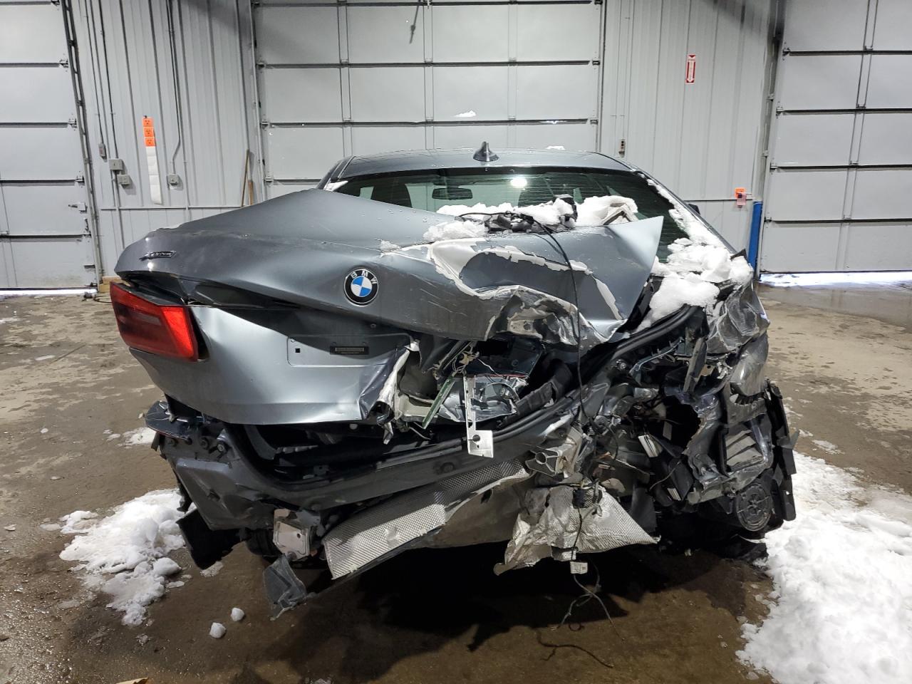 2018 BMW 530 XI - Фото 6