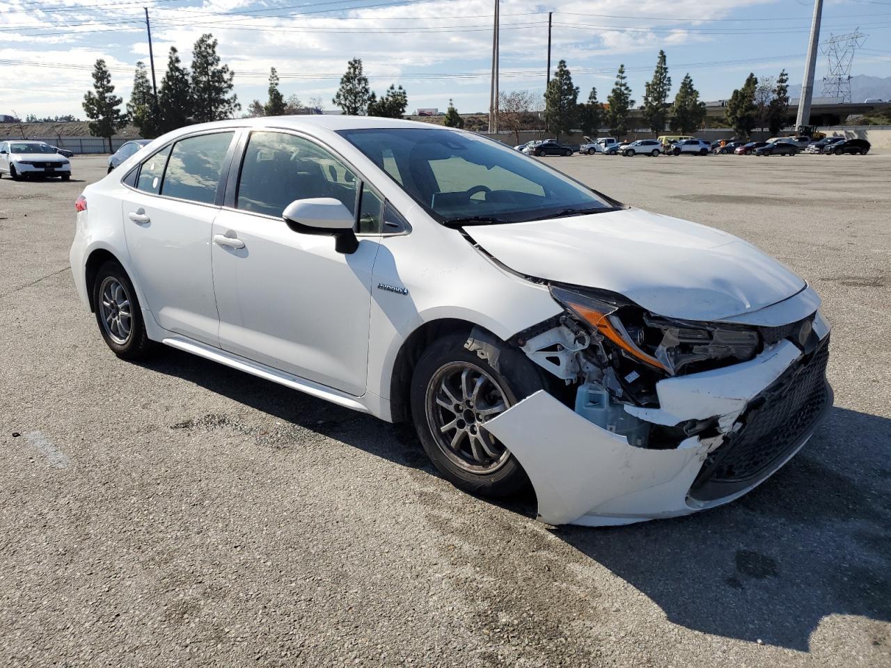 2020 TOYOTA COROLLA LE - Фото 4