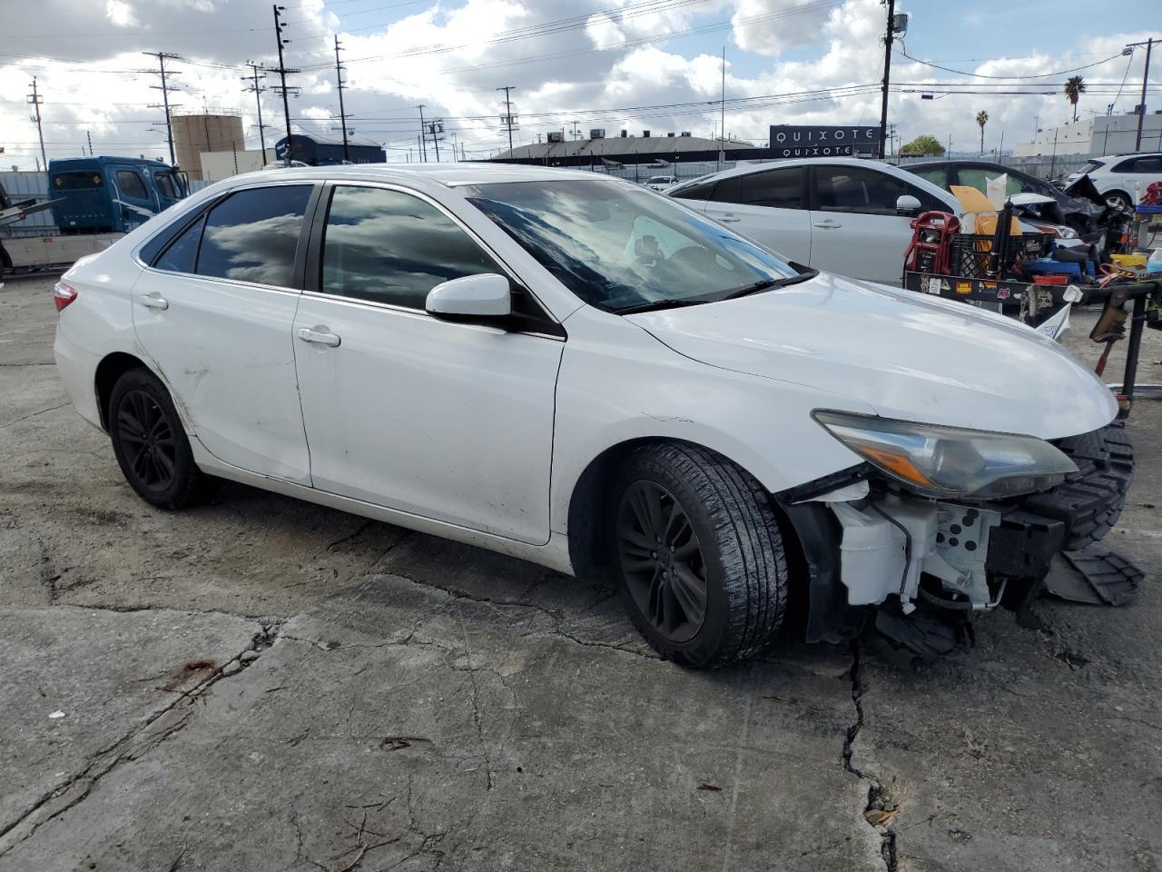 2015 TOYOTA CAMRY LE - Фото 4