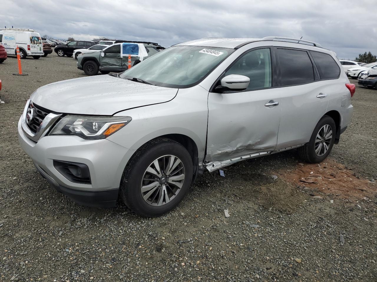 2017 NISSAN PATHFINDER