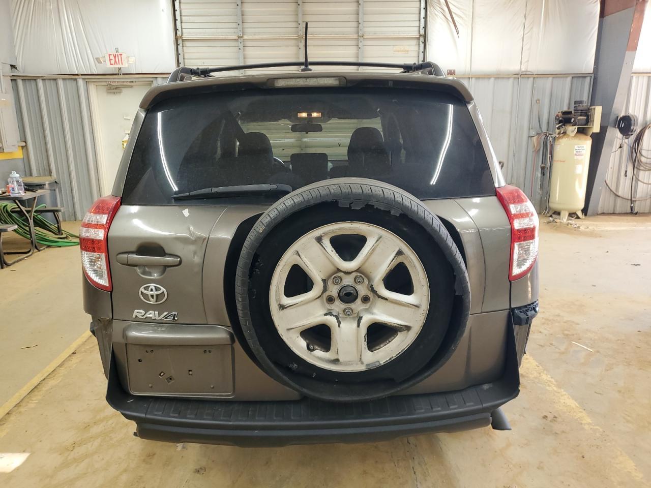 2011 TOYOTA RAV4 - Image 6