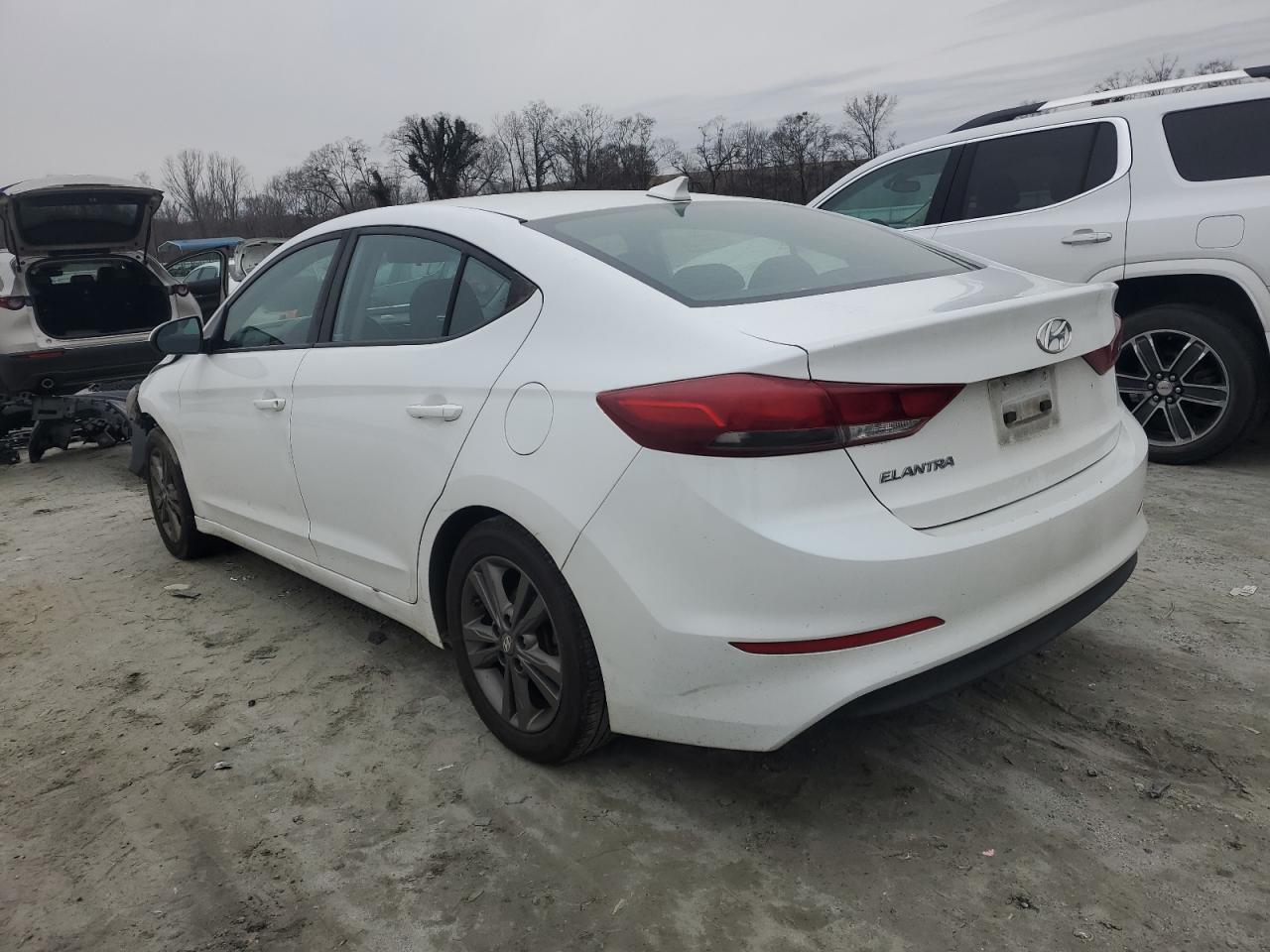 2018 HYUNDAI ELANTRA SE - Фото 2