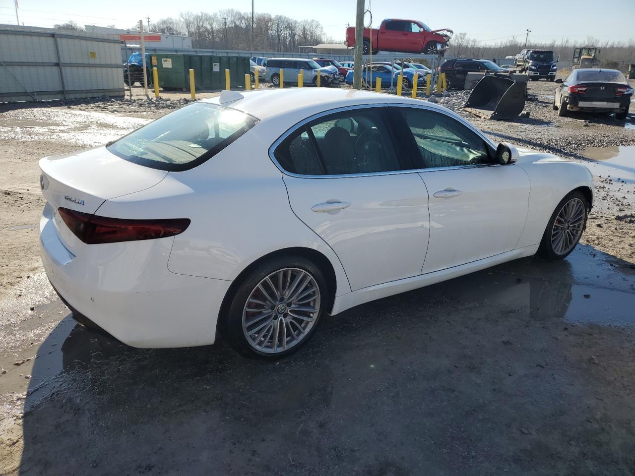 2017 ALFA ROMEO GIULIA TI - Фото 3