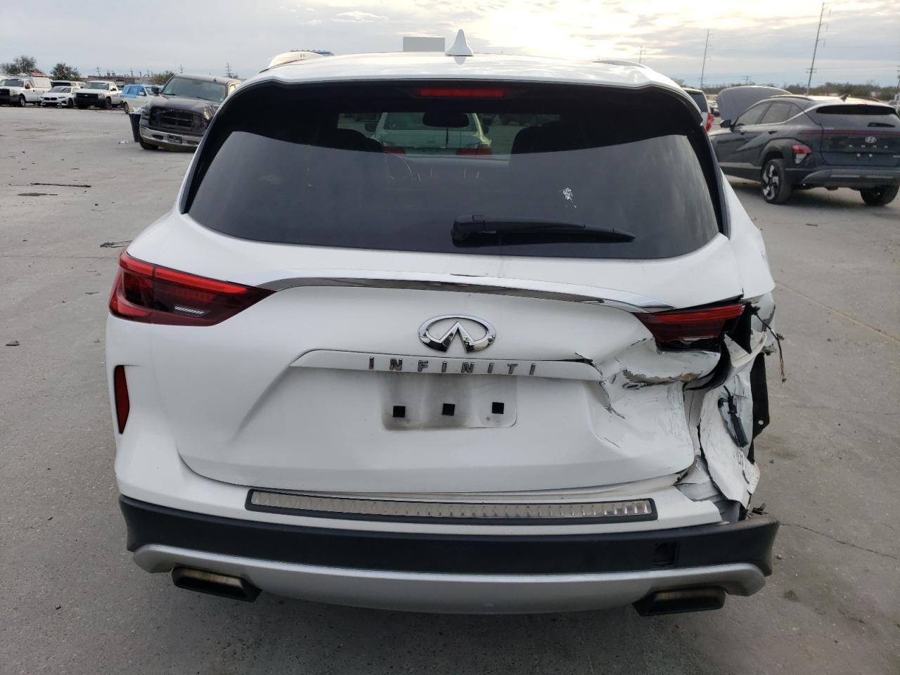 2019 INFINITI QX50 ESSEN - Image 6