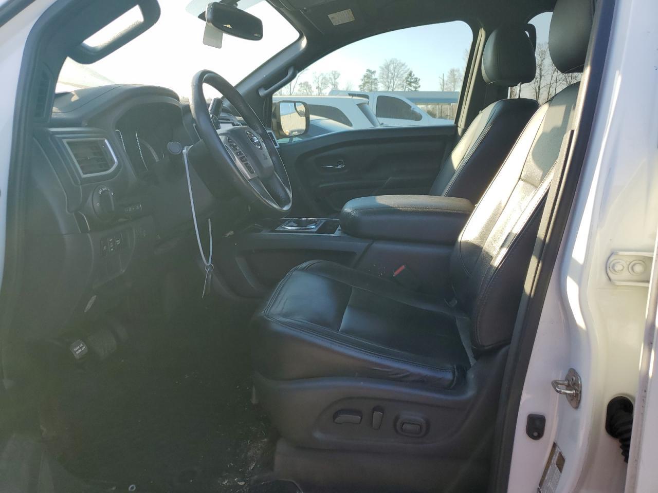 2018 NISSAN TITAN SV - Фото 7