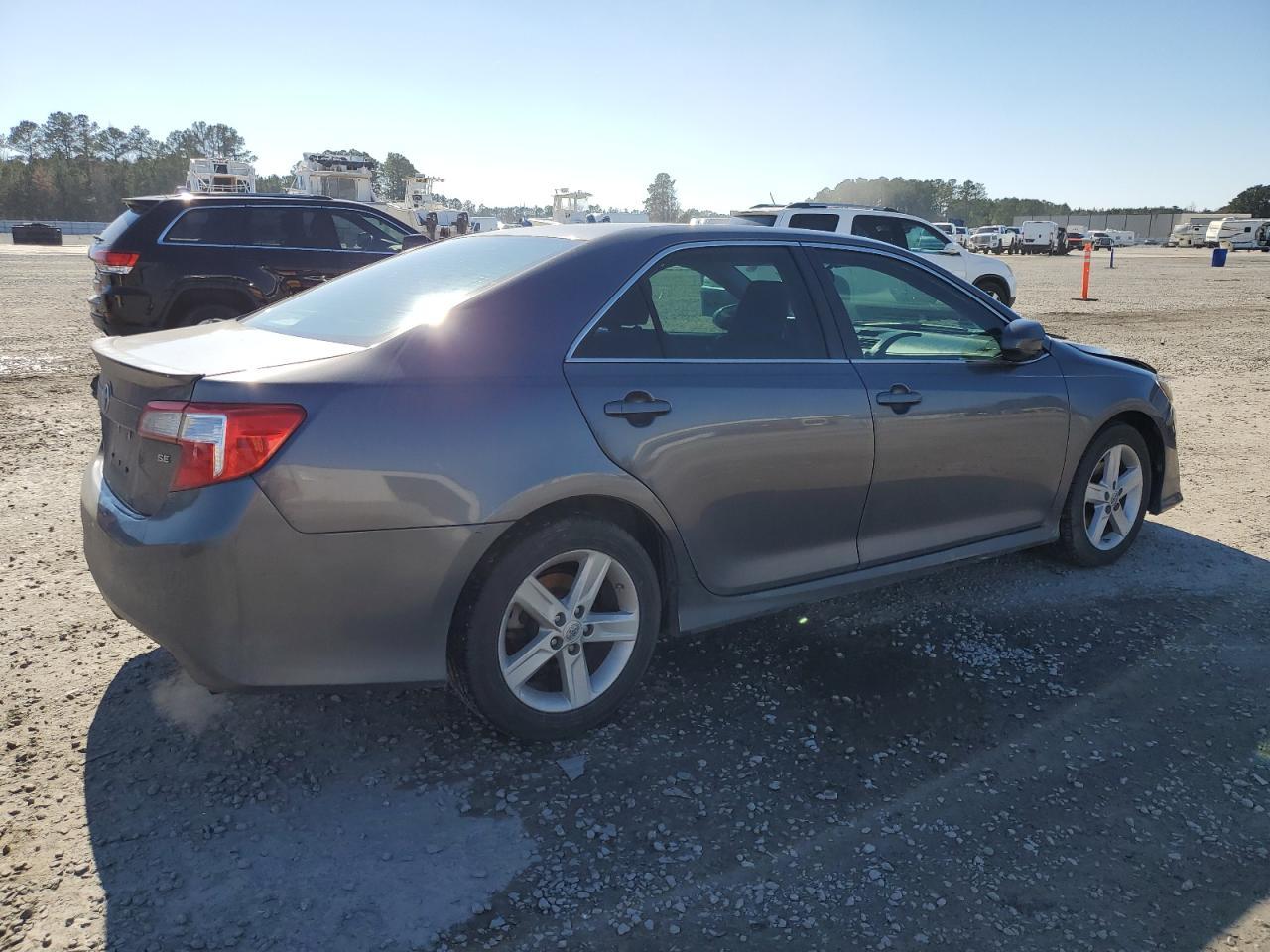 2014 TOYOTA CAMRY L - Фото 3