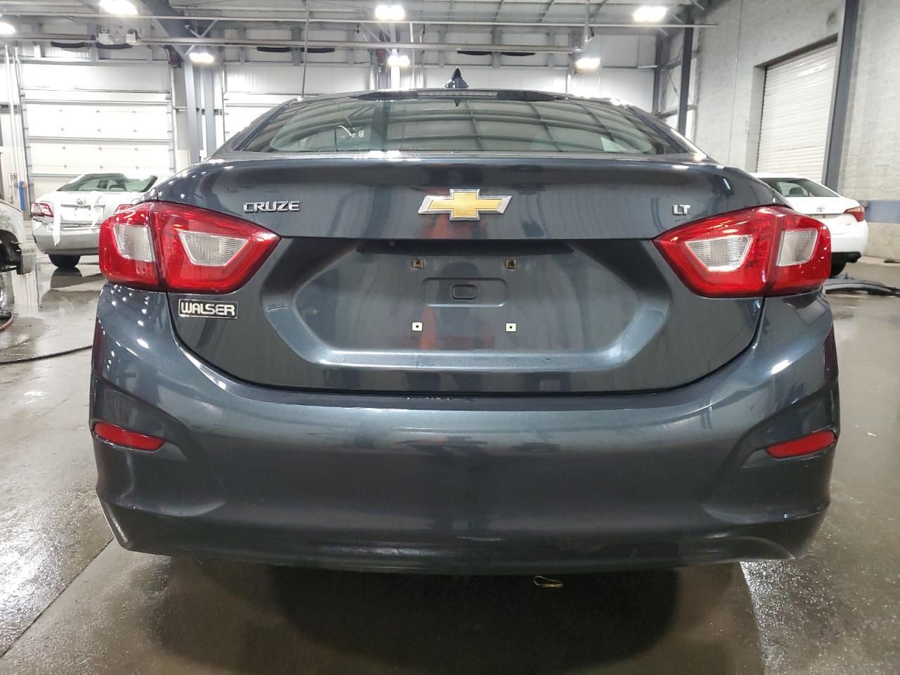 2017 CHEVROLET CRUZE LT - Image 6
