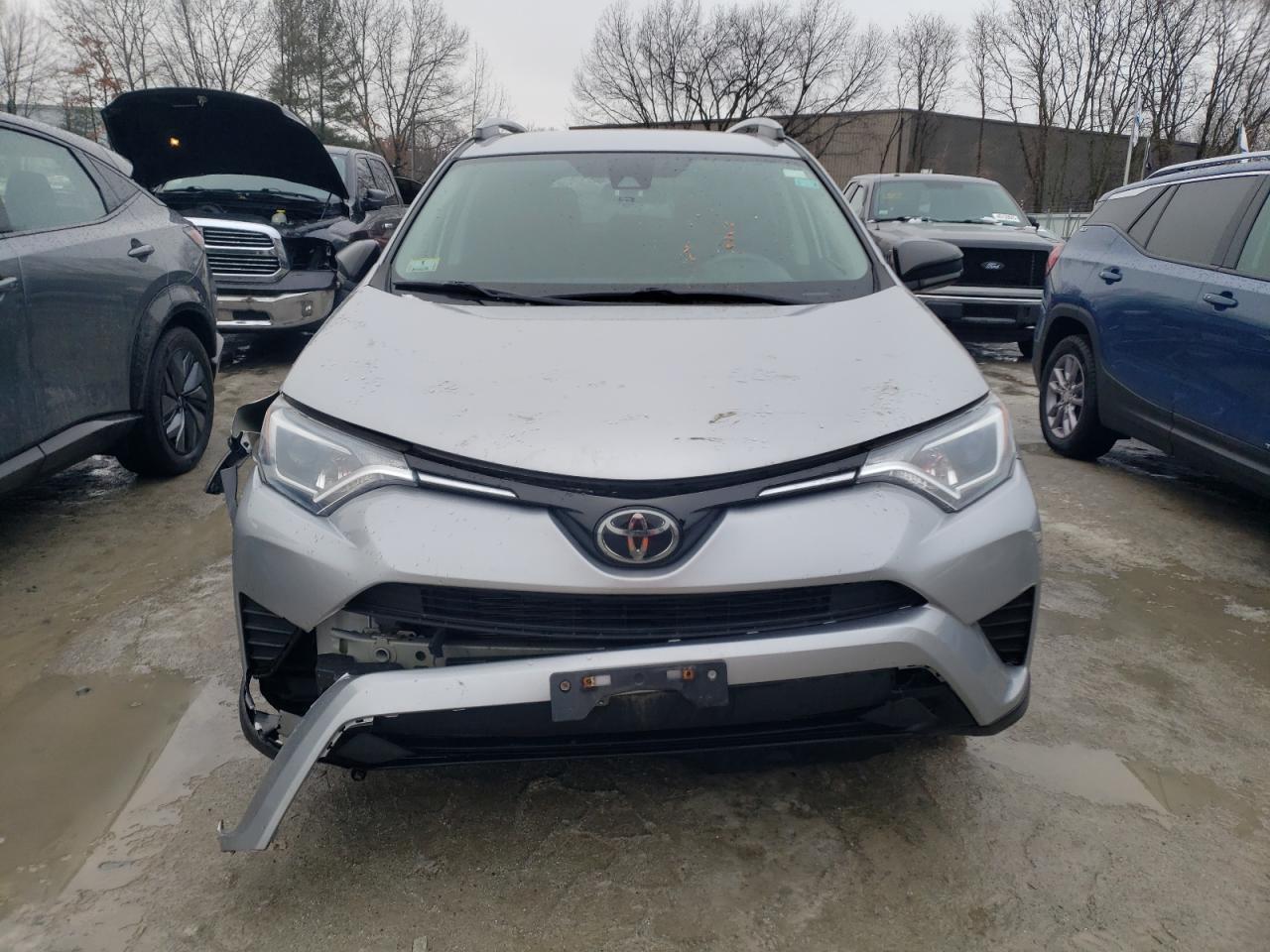 2017 TOYOTA RAV4 LE - Фото 5