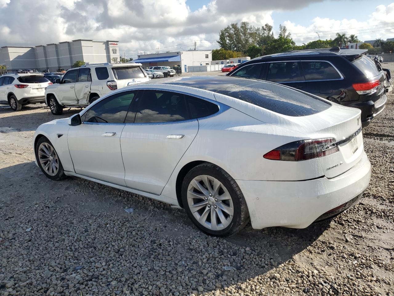 2017 TESLA MODEL S - Фото 2