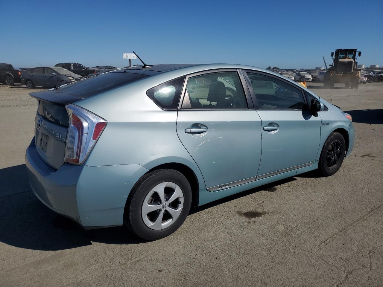 2015 TOYOTA PRIUS - Фото 3