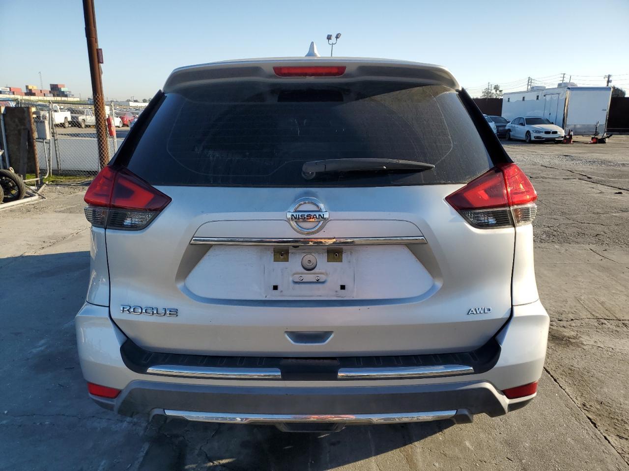 2017 NISSAN ROGUE S - Image 6