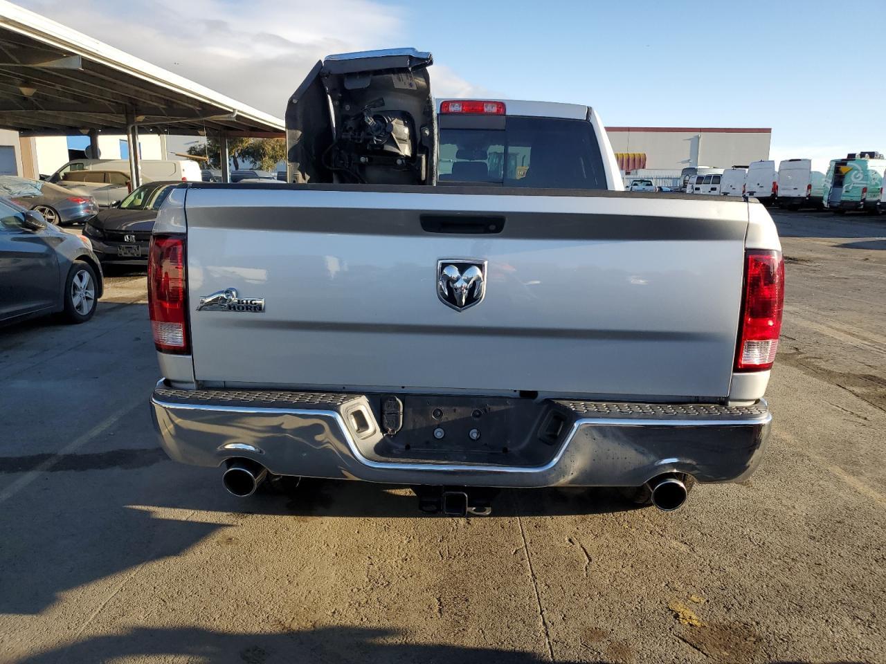2014 RAM 1500 SLT - Image 6