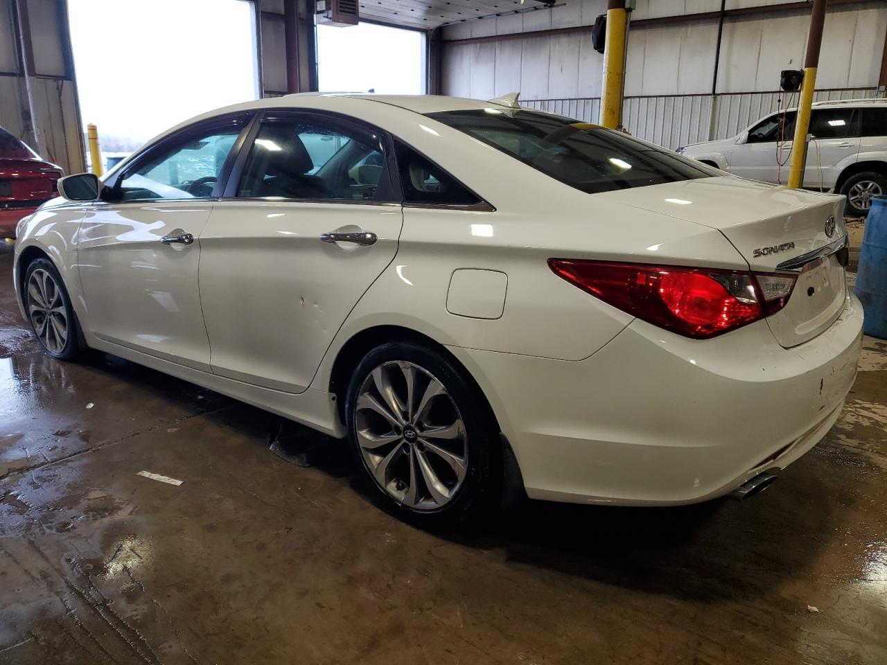 2013 HYUNDAI SONATA SE - Фото 2
