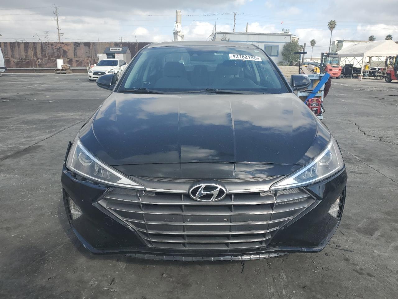 2019 HYUNDAI ELANTRA SE - Image 5