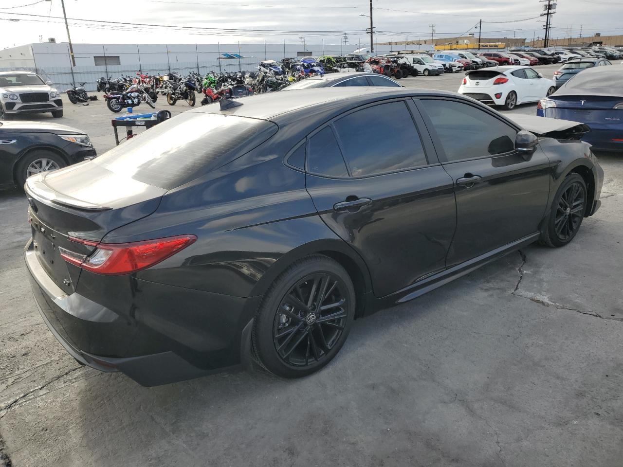 2025 TOYOTA CAMRY XSE - Фото 3