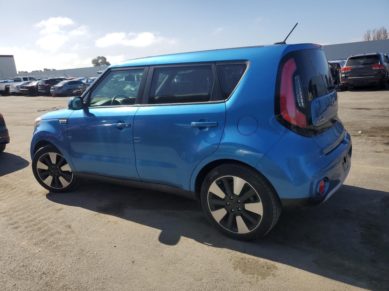 2019 KIA SOUL + - Image 2