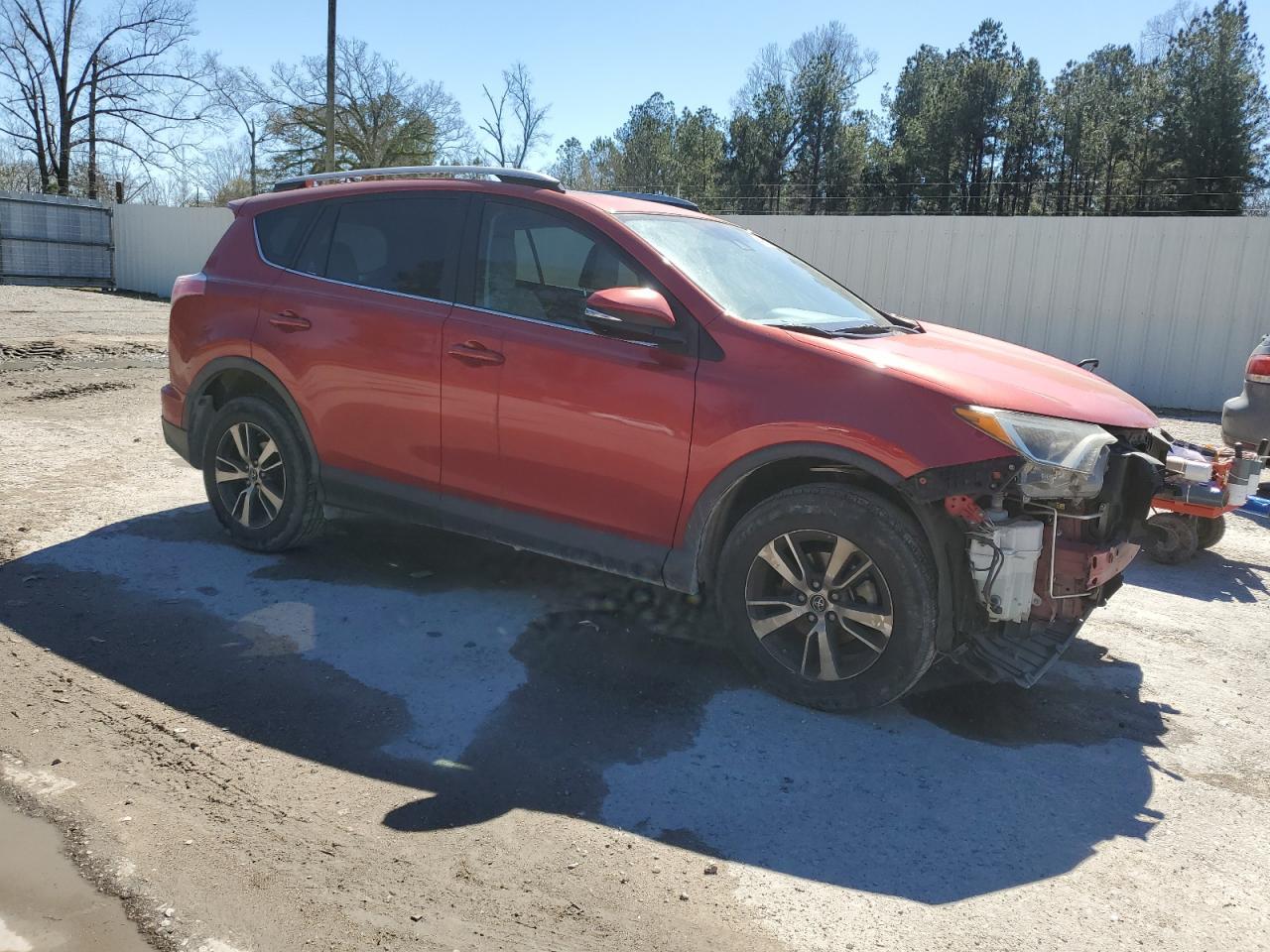 2017 TOYOTA RAV4 XLE - Image 4