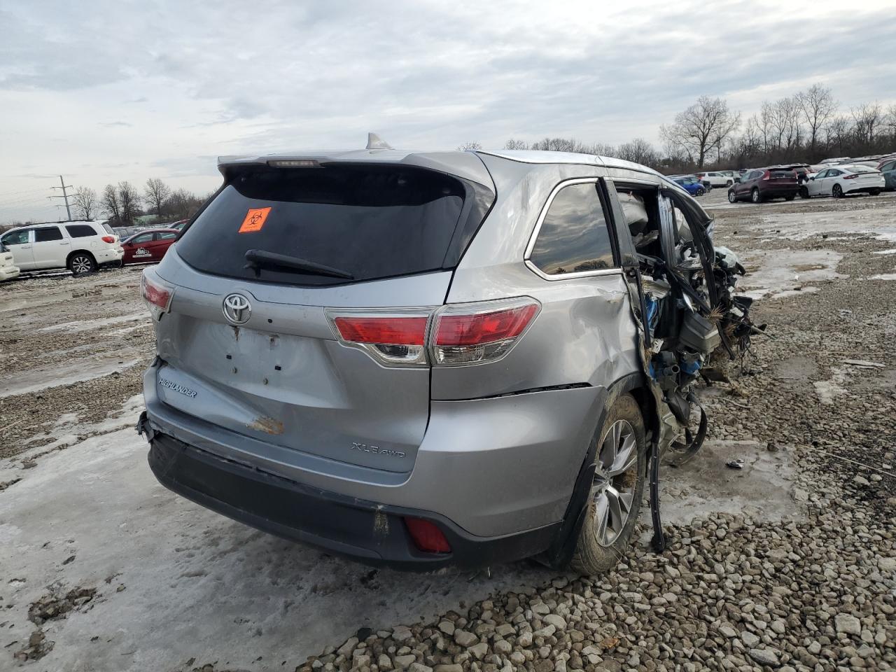 2014 TOYOTA HIGHLANDER - Фото 3