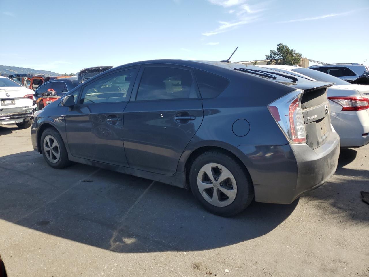2015 TOYOTA PRIUS - Фото 2